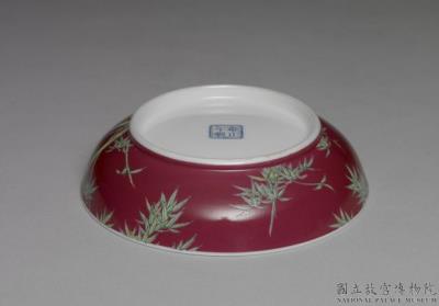 图片[2]-Dish with bamboo in red ground of falangcai painted enamels, Qing dynasty, Yongzheng reign 1723-1735-China Archive